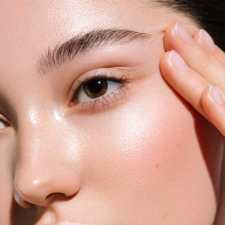 These 3 Common Mistakes Are Keeping You From Fluffy, Thick Brows