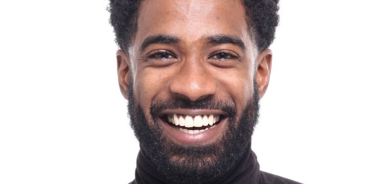 Hair Transplants for Ethnic Hair Types_ What You Need to Know-min